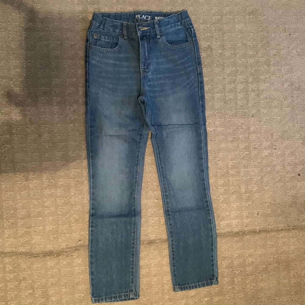Used kid’s pant size 8. Still in good condition.